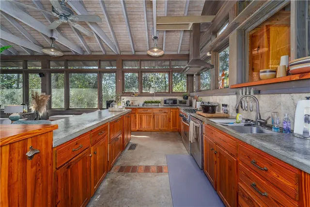 $1,095,000 | 1320 Douglas Fish Camp Road, White Oak, GA 31568