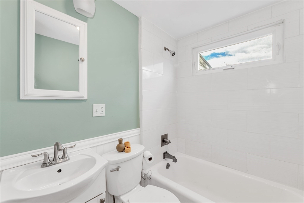 36 Bonad Road Boston, MA 02132 - Photo 11 of 24