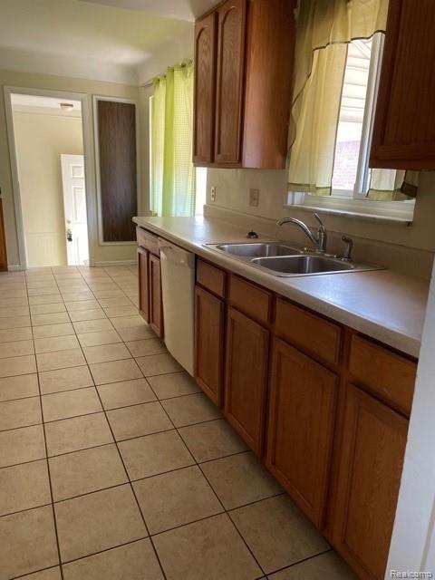 22122 Kelly Road Eastpointe, MI 48021 - Photo 3 of 16
