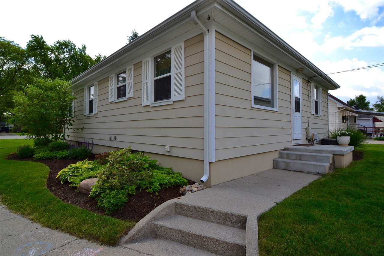 7306 Bluffton Road Fort Wayne, IN 46809 - Photo 8 of 29