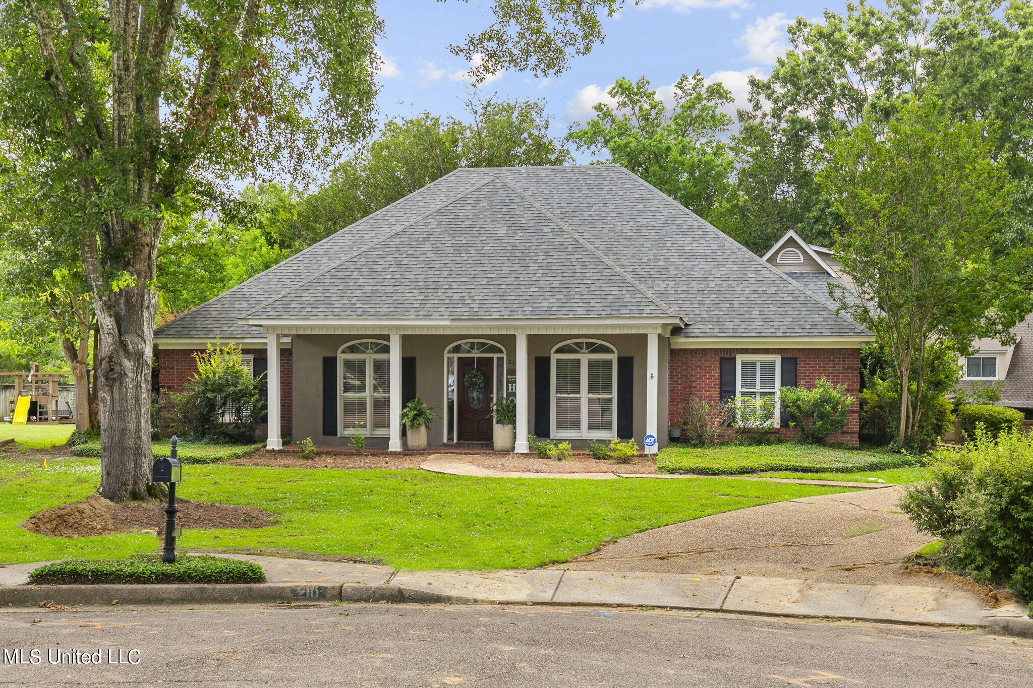 210 Hillside Street Ridgeland, MS 39157 - Photo 1 of 68 Welcome to Dinsmor
