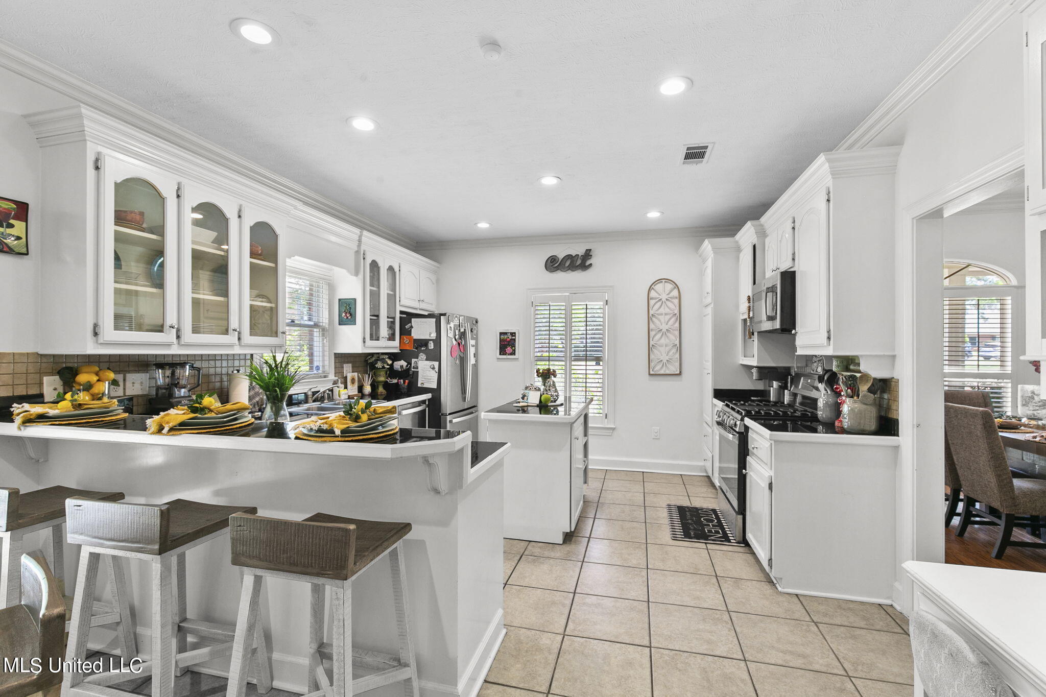210 Hillside Street Ridgeland, MS 39157 - Photo 26 of 68 Breakfast bar