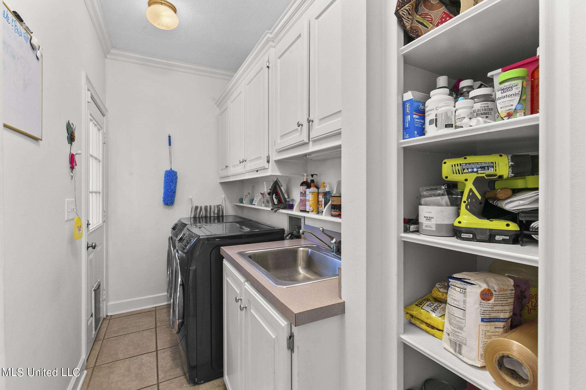 210 Hillside Street Ridgeland, MS 39157 - Photo 33 of 68 Spacious laundry with a sink