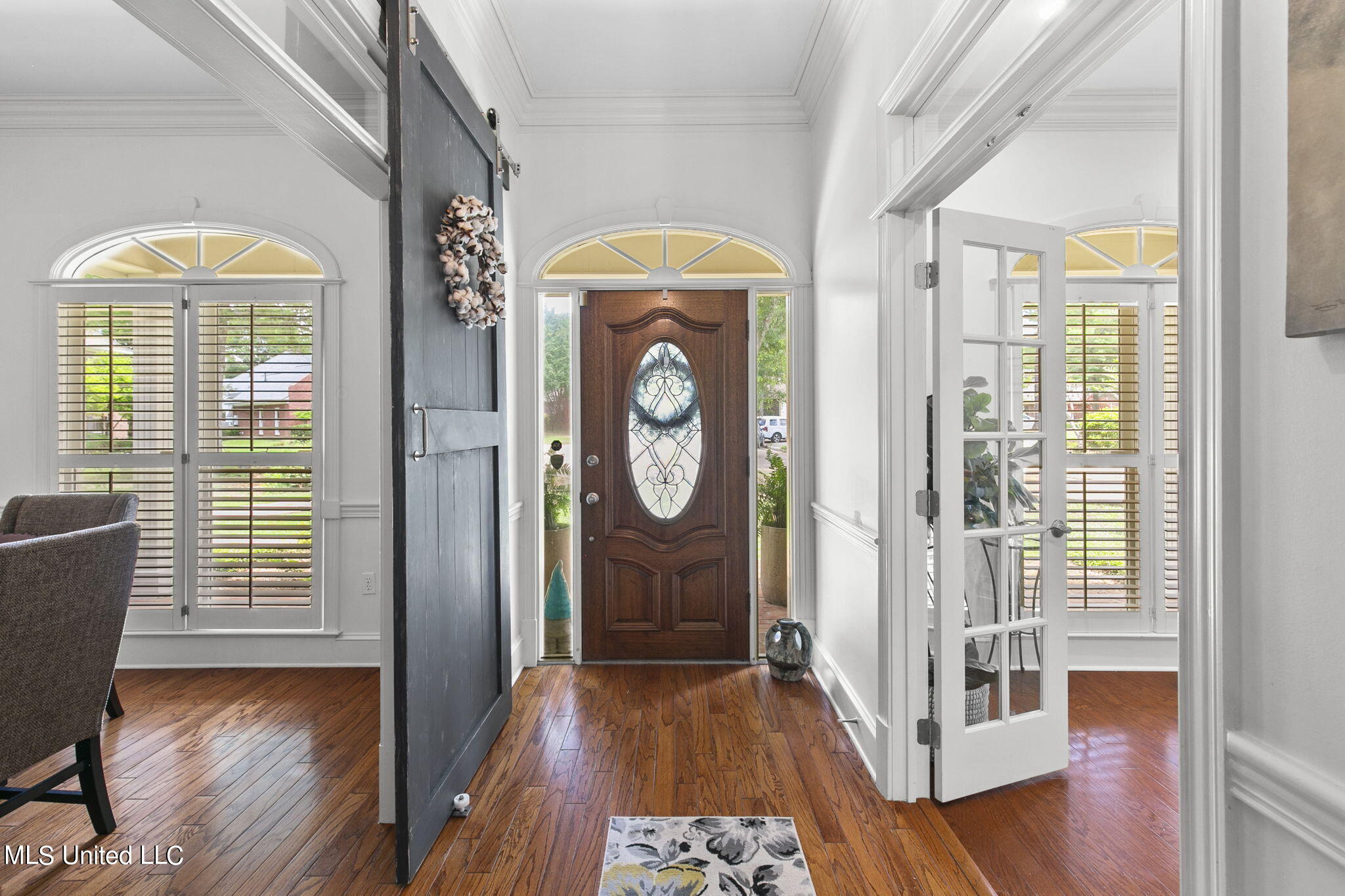 210 Hillside Street Ridgeland, MS 39157 - Photo 8 of 68 Beautiful front foyer