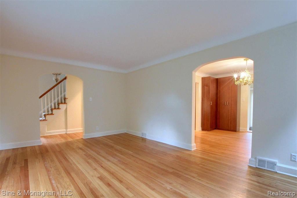 349 Merriweather Road Grosse Pointe, MI 48236 - Photo 7 of 31