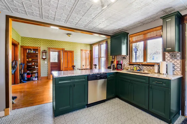 $2,850 | 19 Pine Street, Haverhill, NH 03785