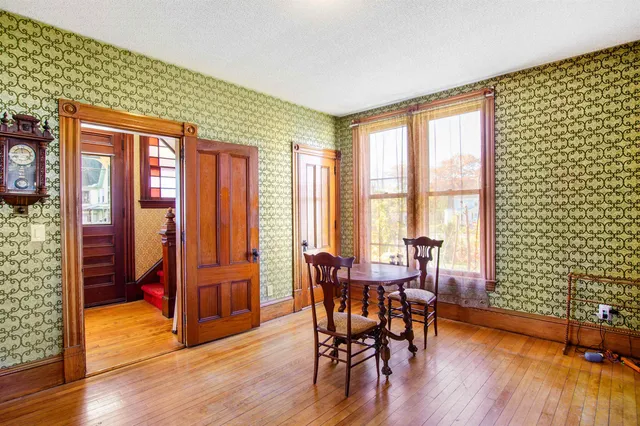 $2,850 | 19 Pine Street, Haverhill, NH 03785