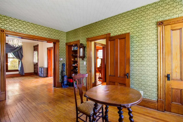 $2,850 | 19 Pine Street, Haverhill, NH 03785