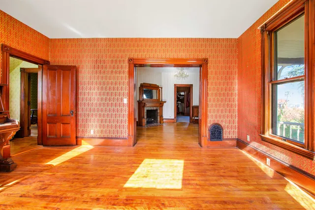 $2,850 | 19 Pine Street, Haverhill, NH 03785