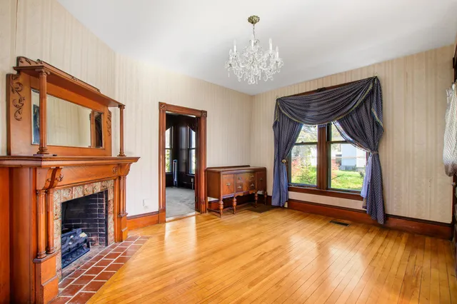 $2,850 | 19 Pine Street, Haverhill, NH 03785