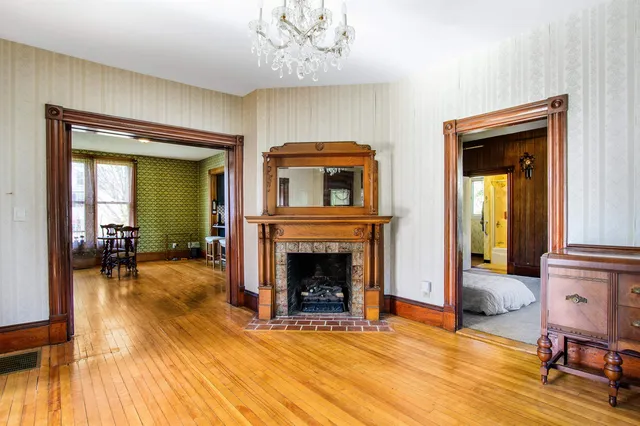 $2,850 | 19 Pine Street, Haverhill, NH 03785