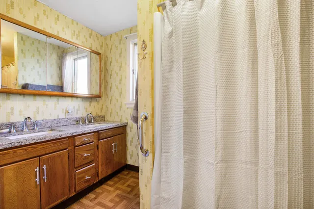 $2,850 | 19 Pine Street, Haverhill, NH 03785