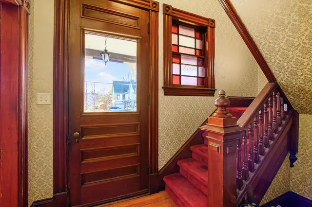 $2,850 | 19 Pine Street, Haverhill, NH 03785