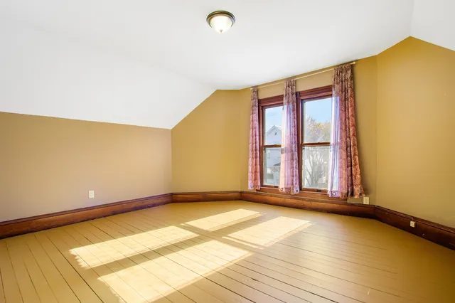 $2,850 | 19 Pine Street, Haverhill, NH 03785