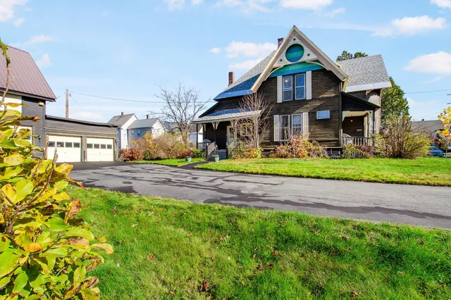 $2,850 | 19 Pine Street, Haverhill, NH 03785