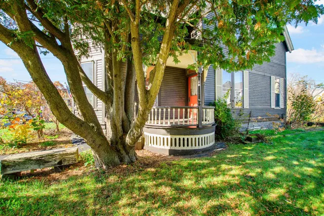 $2,850 | 19 Pine Street, Haverhill, NH 03785