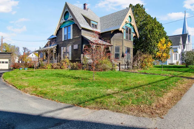 $2,850 | 19 Pine Street, Haverhill, NH 03785