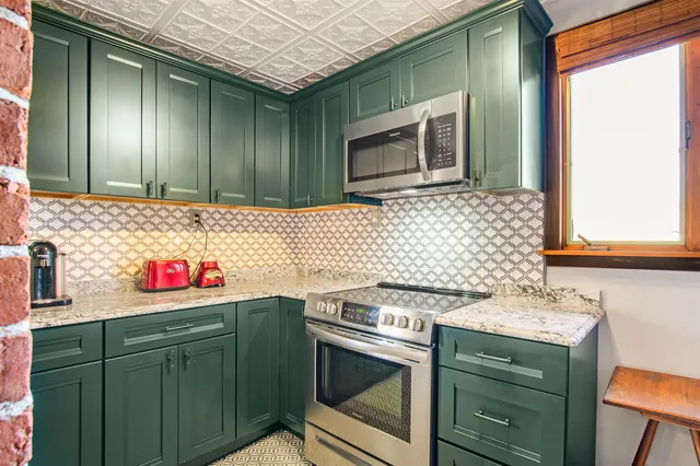 $2,850 | 19 Pine Street, Haverhill, NH 03785