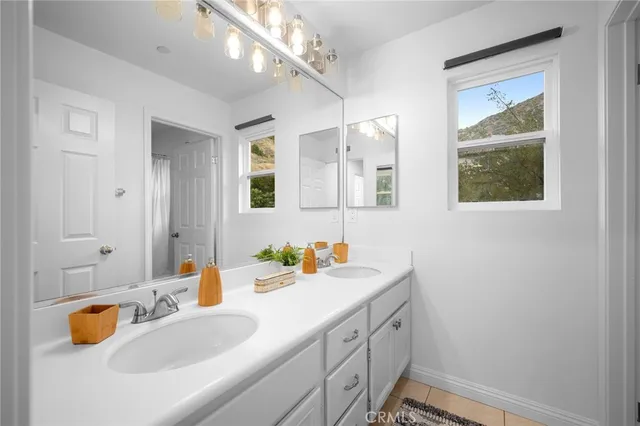 $1,099,999 | 27 Silver Forest Court, Azusa, CA 91702