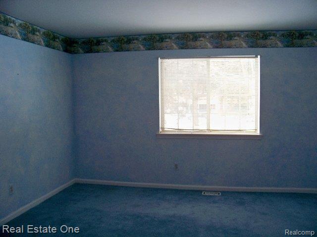 712 South Milford Road, Unit 3 Milford, MI 48381 - Photo 17 of 25 100_5783
