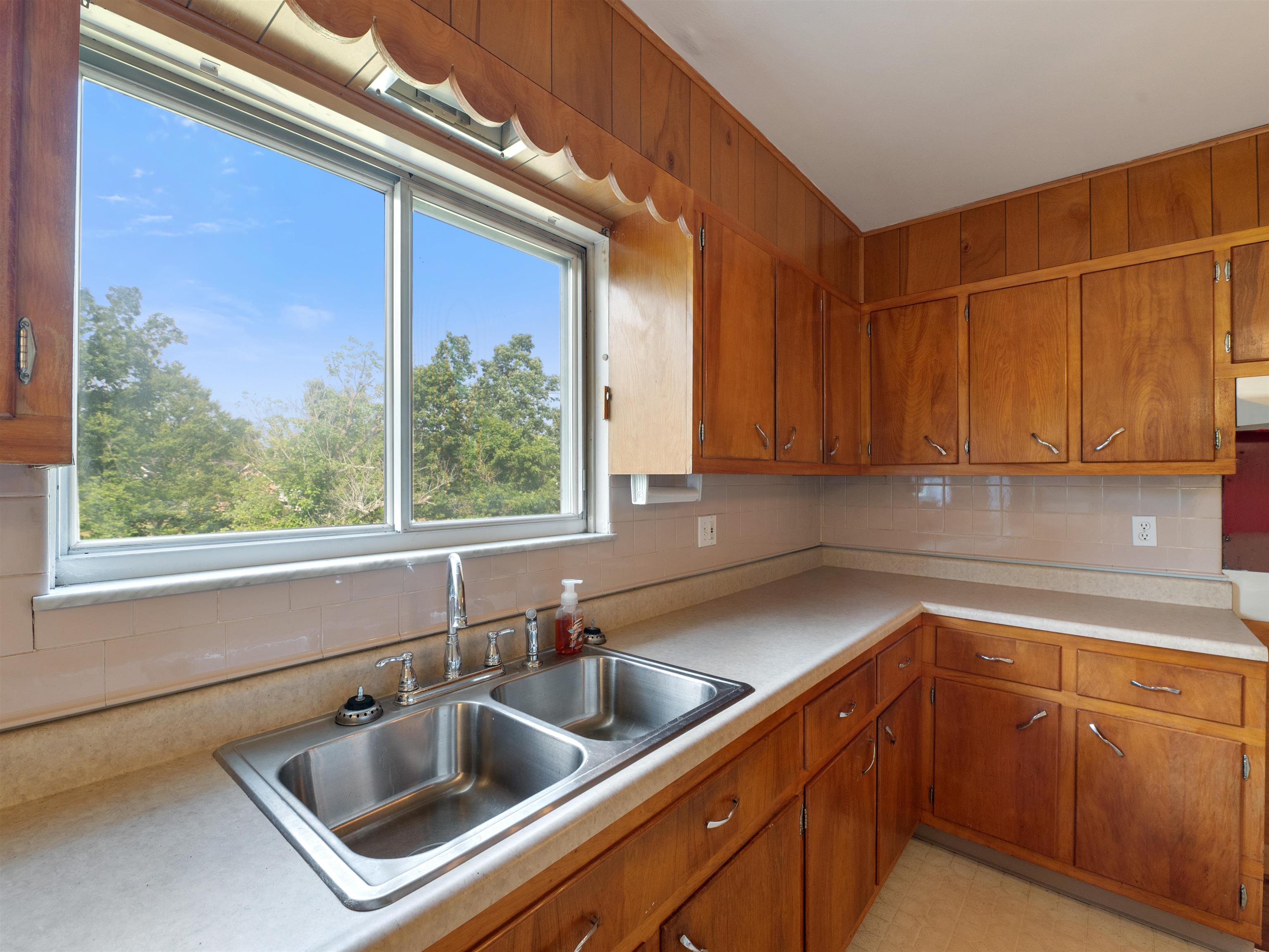 2725 Walkers Branch Road Huntington, WV 25704 - Photo 11 of 31 Gallery Image 11