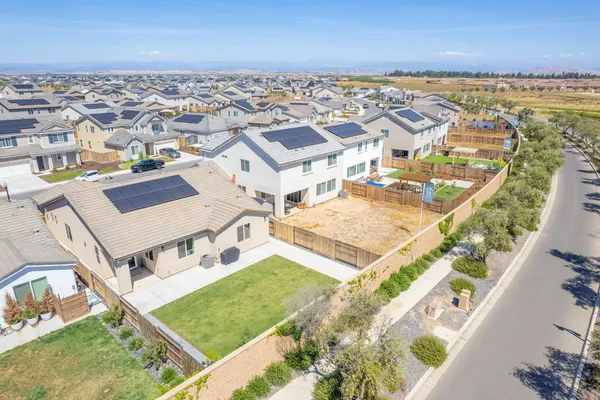 $489,900 | 1275 Traverse Drive South, Madera, CA 93636