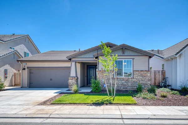 $489,900 | 1275 Traverse Drive South, Madera, CA 93636