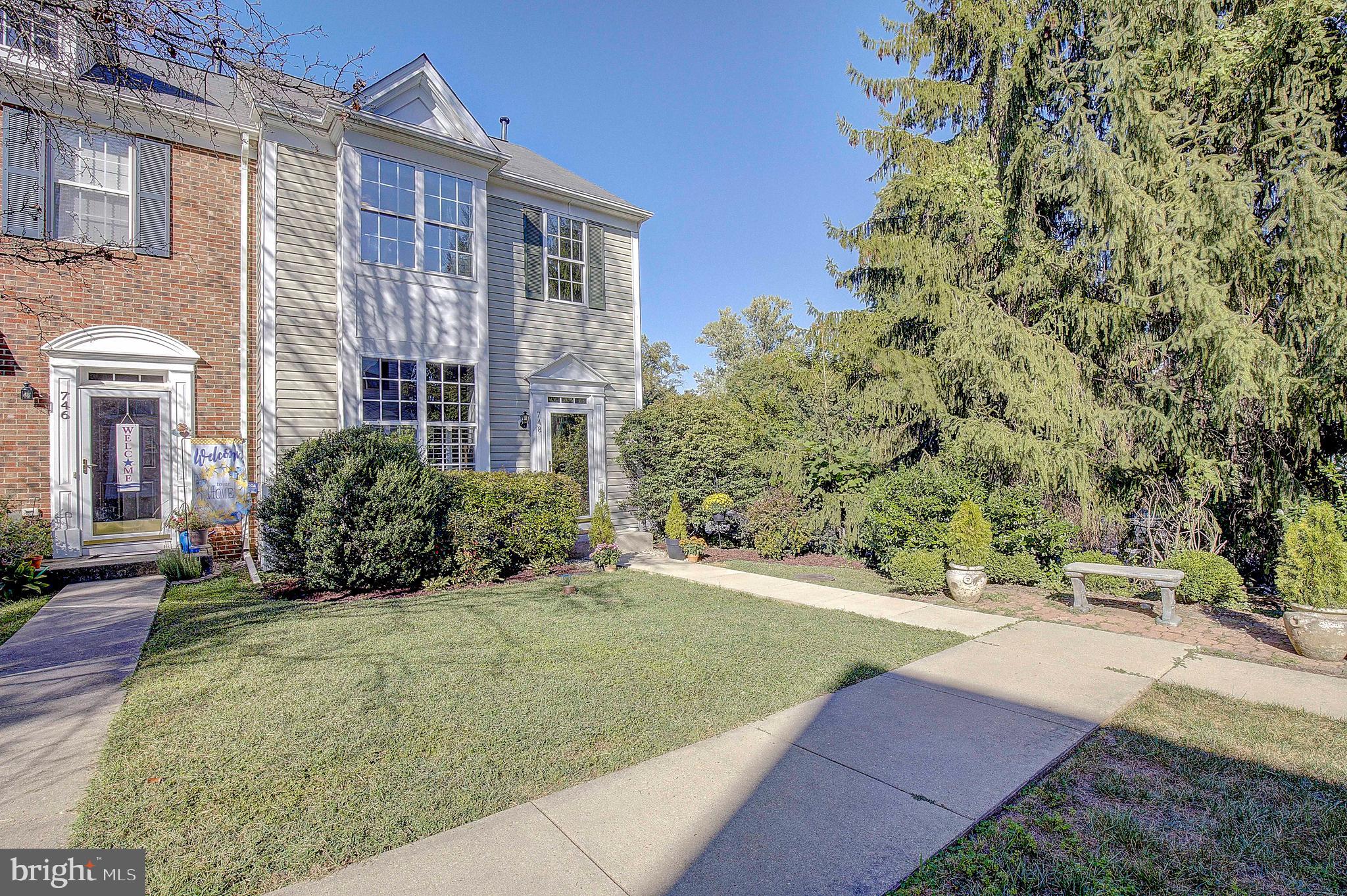 748 Howards Loop Annapolis, MD 21401 - Photo 30 of 34 Front Courtyard!