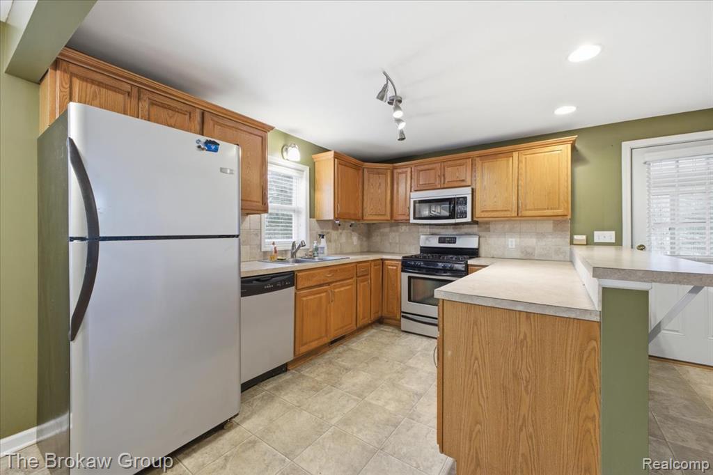 4340 North Webster Road Flushing, MI 48433 - Photo 15 of 47