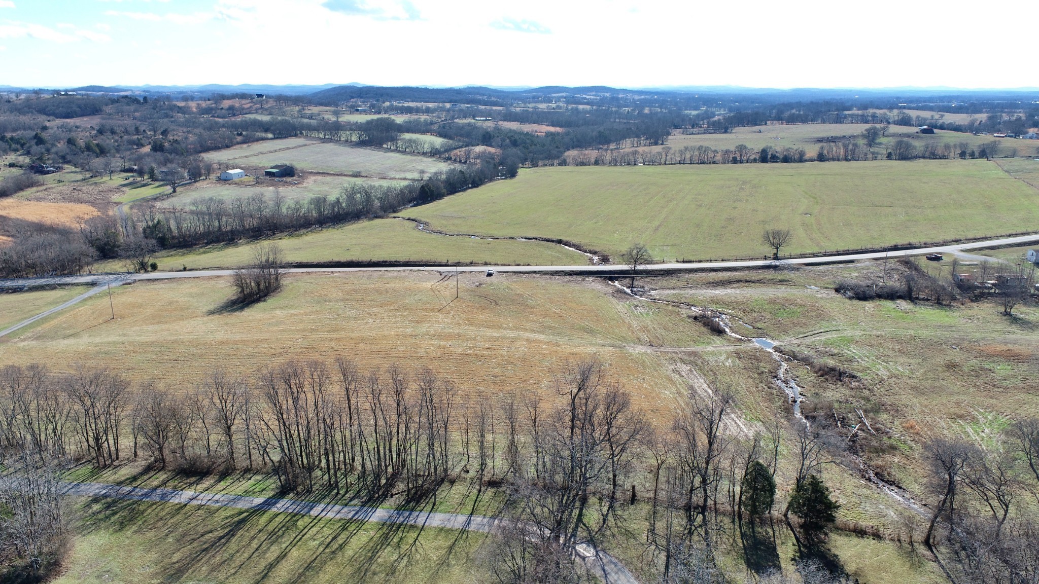 5 Templow Road Bethpage, TN 37022 - Photo 4 of 14 an aerial view of a houses with a yard