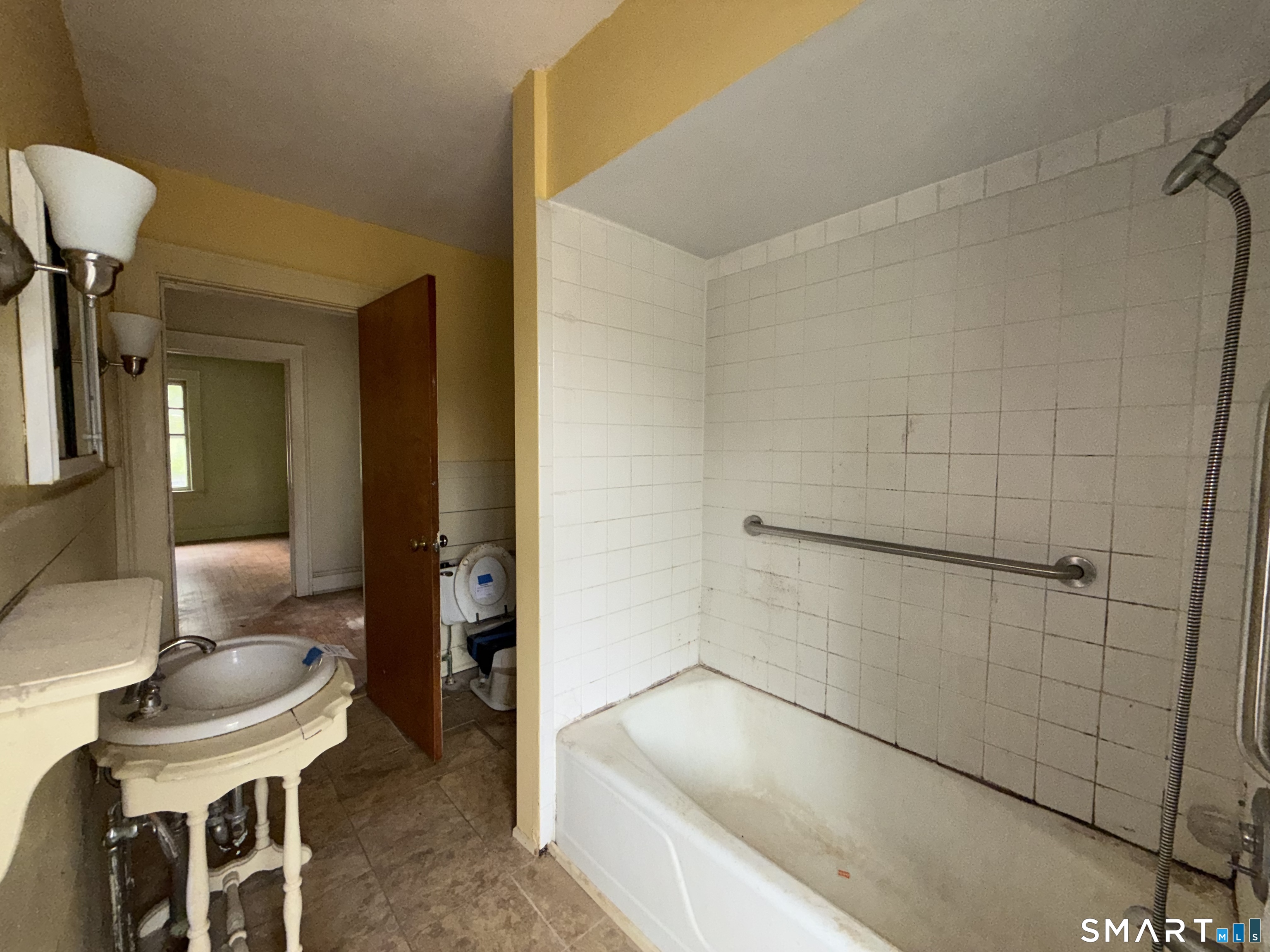 25 Spring Street Portland, CT 06480 - Photo 15 of 26