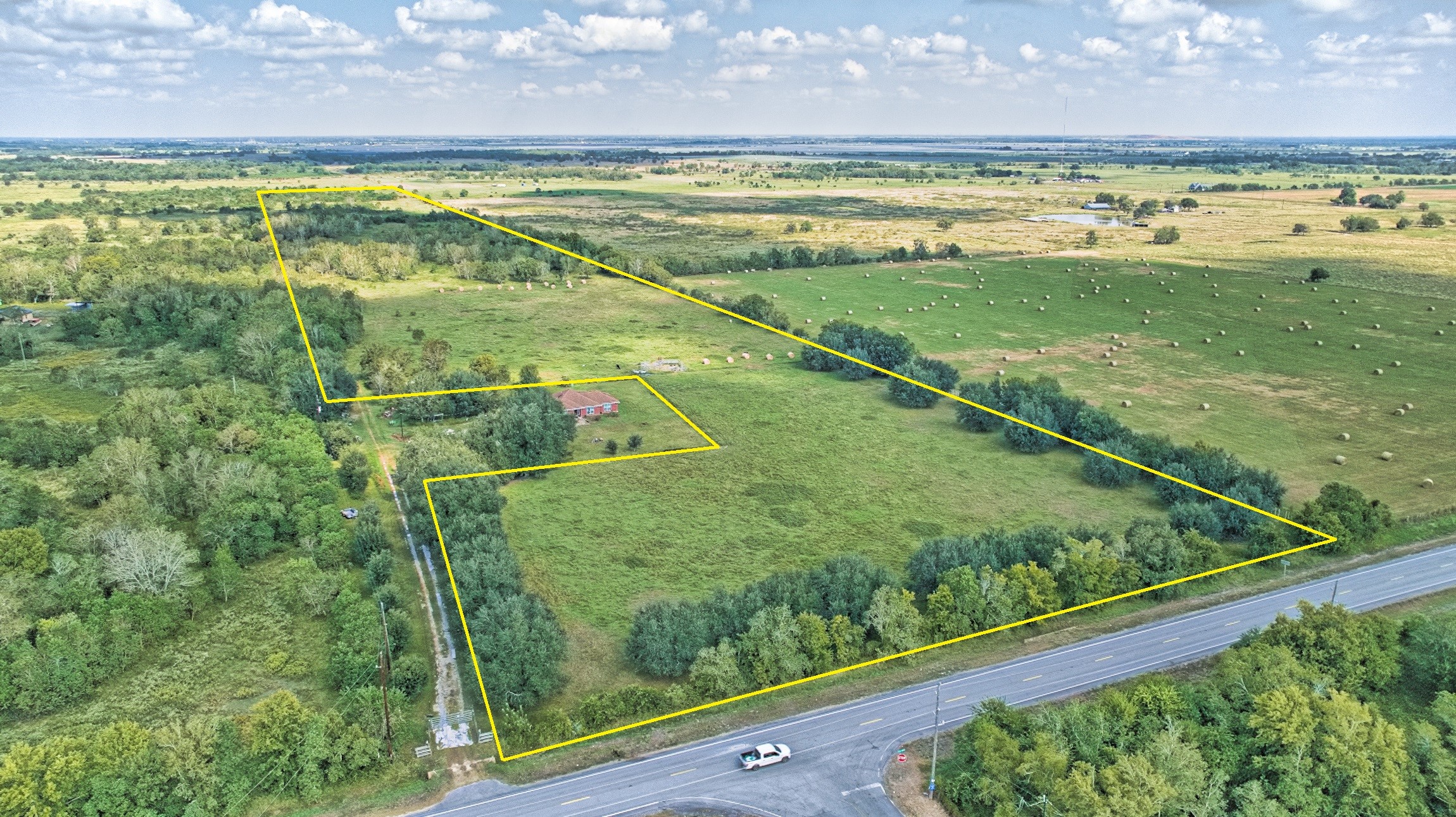 a view of an outdoor space and yard