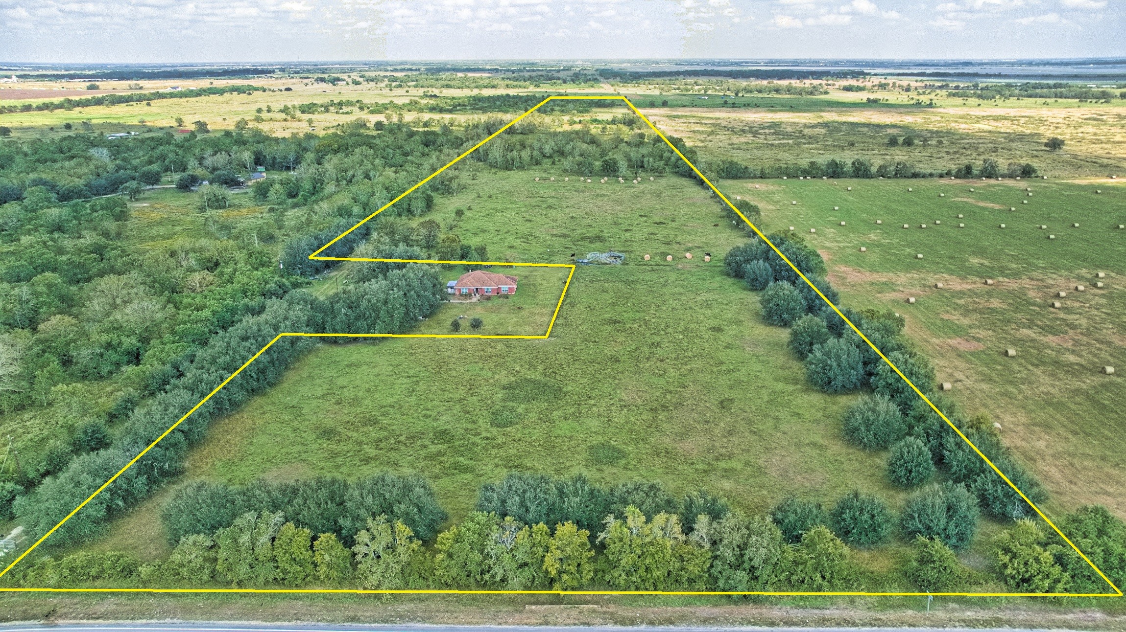 2 Fm 1462 Road Guy, TX 77444 - Photo 5 of 23 a view of a field with an ocean