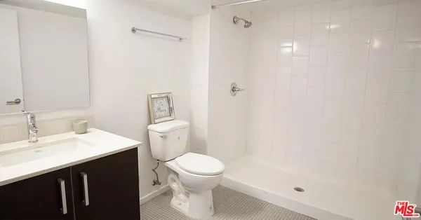 $5,395 | 4133 Redwood Avenue, Unit 1015, Los Angeles, CA 90066