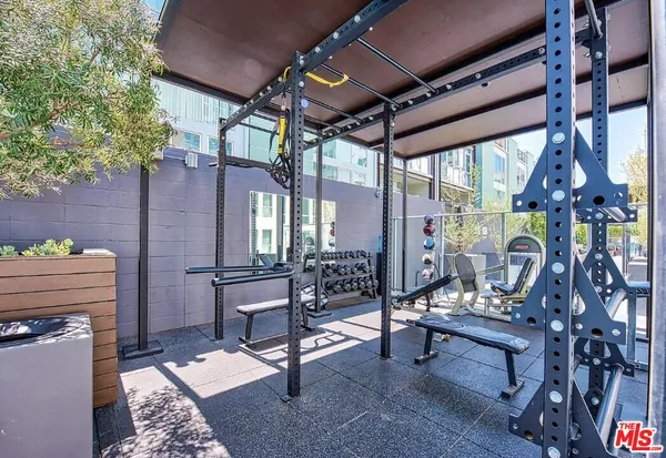 $5,395 | 4133 Redwood Avenue, Unit 1015, Los Angeles, CA 90066