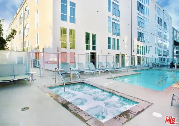 $5,395 | 4133 Redwood Avenue, Unit 1015, Los Angeles, CA 90066
