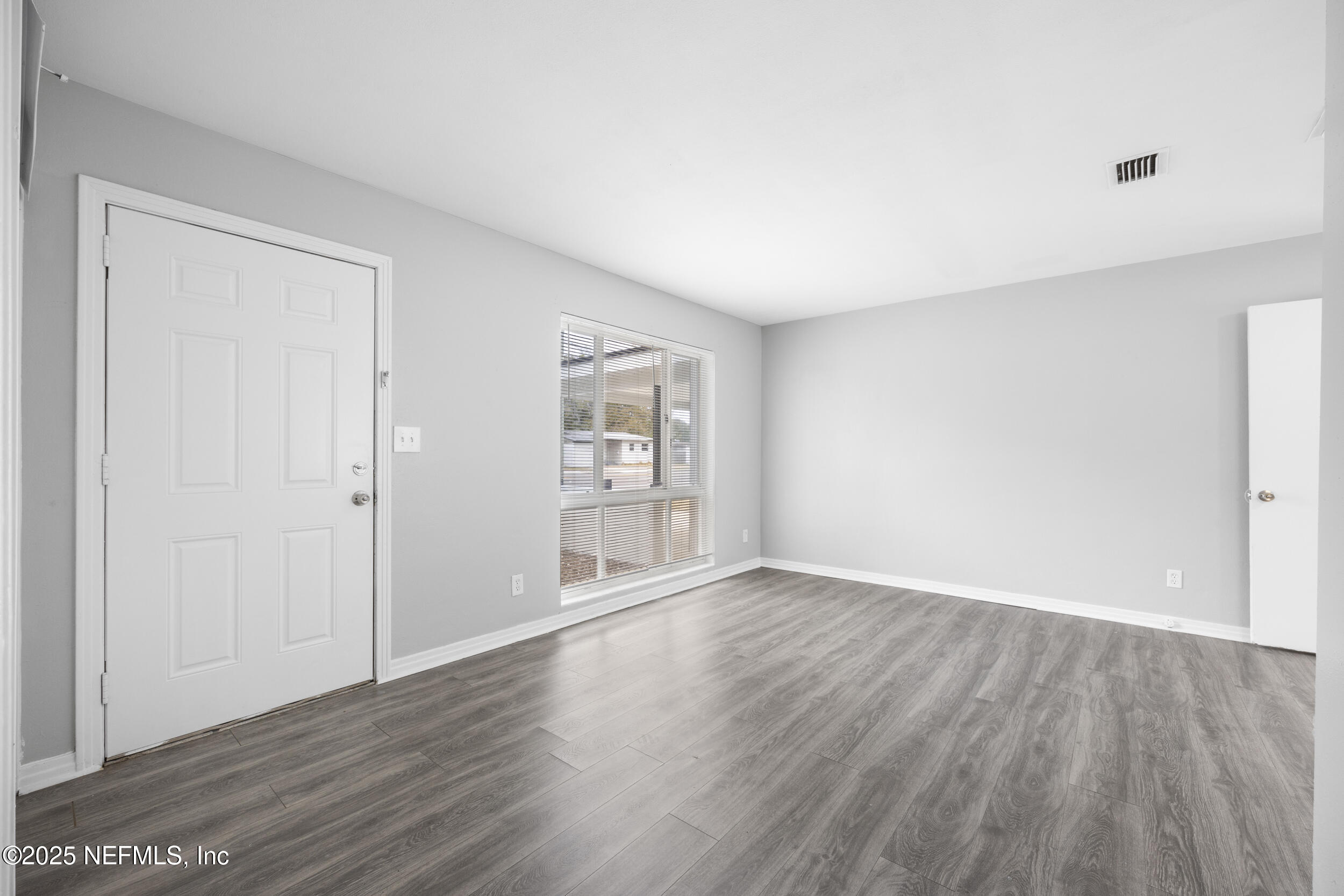 2403 Rogero Road Jacksonville, FL 32211 - Photo 6 of 26 7_the real estateographers_018