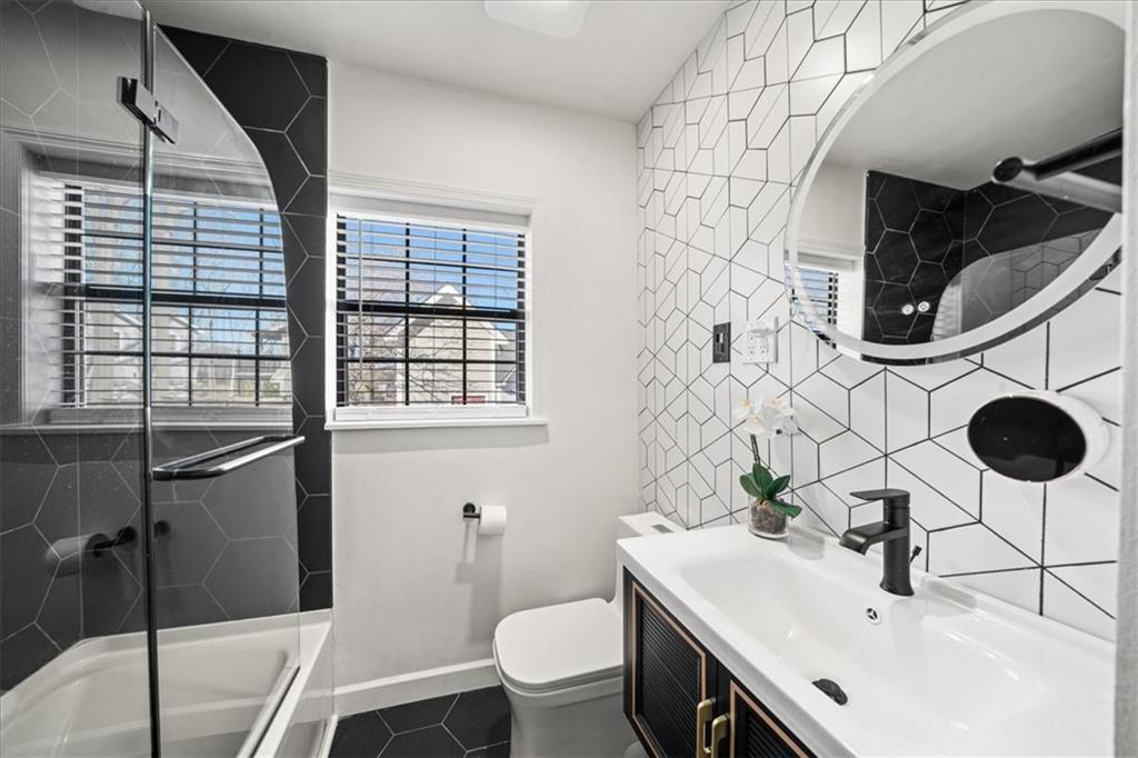 1471 Hardin Avenue Atlanta, GA 30337 - Photo 16 of 41