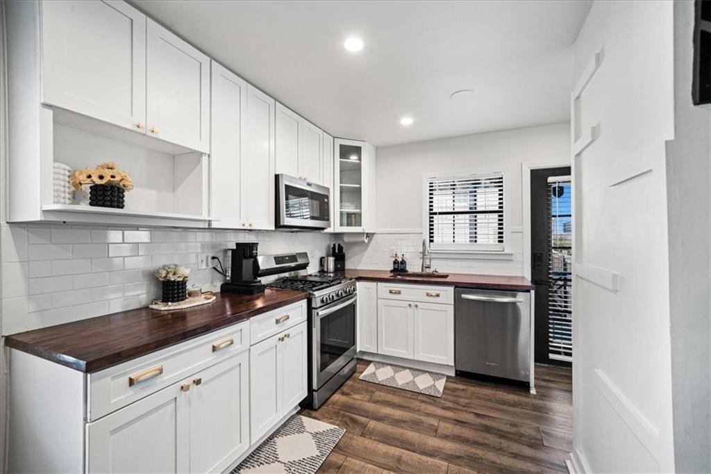 1471 Hardin Avenue Atlanta, GA 30337 - Photo 10 of 41