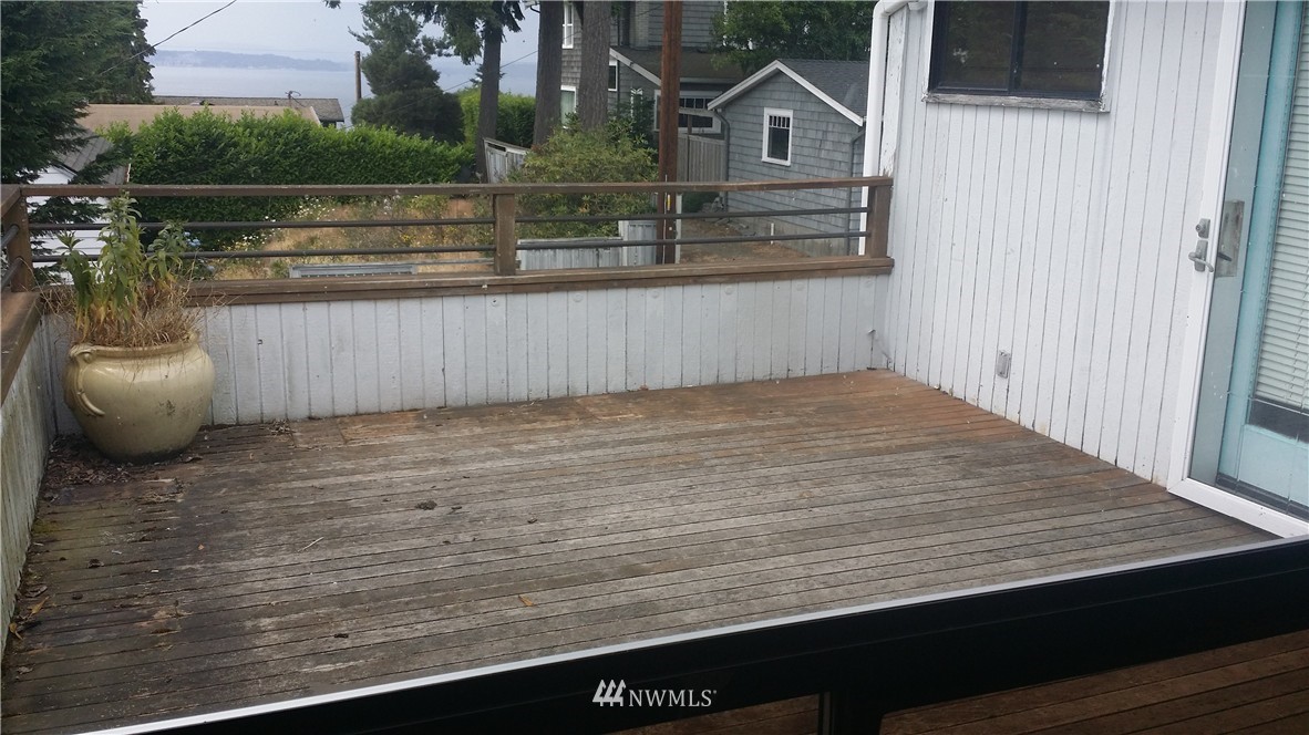 5451 46th Avenue Southwest Seattle, WA 98136 - Photo 2 of 16 Gallery Image 2