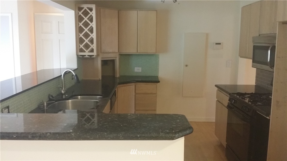 5451 46th Avenue Southwest Seattle, WA 98136 - Photo 10 of 16 Gallery Image 10