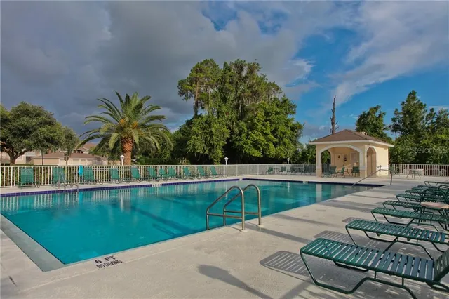 $4,095 | 5270 Hyland Hills Avenue, Unit 1722, Sarasota, FL 34241