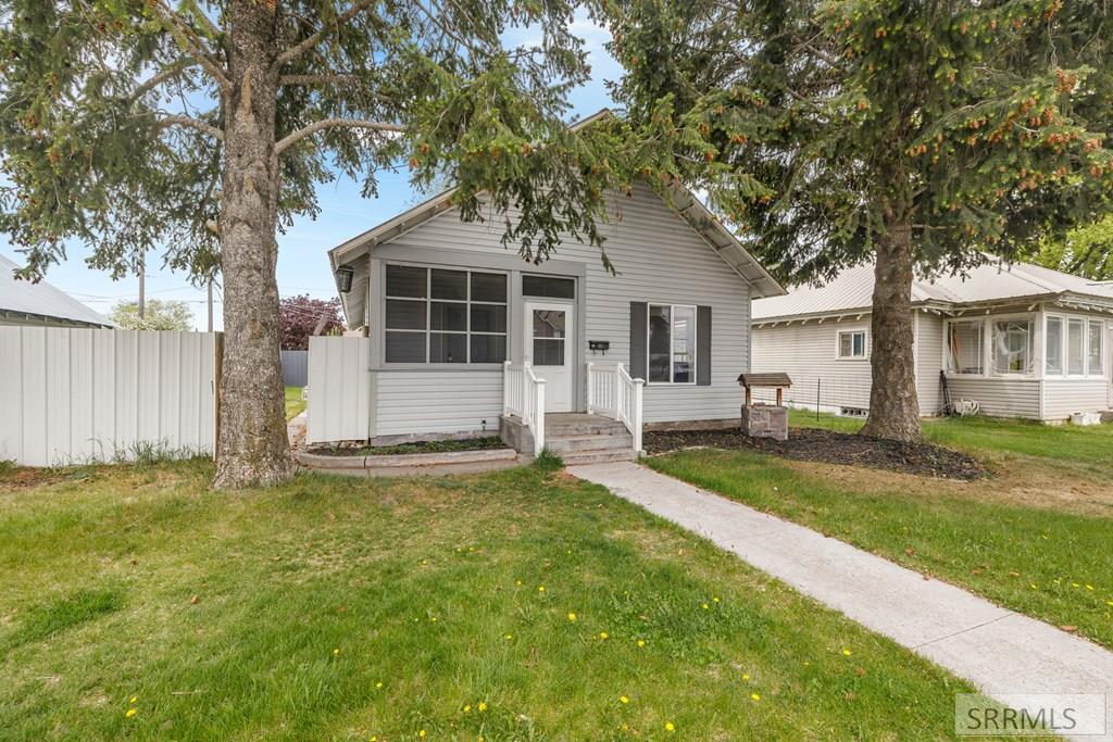 40 West 3rd North St. Anthony, ID 83445 - Photo 3 of 33