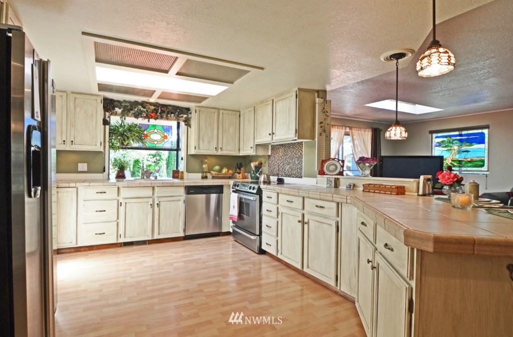 23627 22nd Drive Southeast Bothell, WA 98021 - Photo 8 of 19 Gallery Image 8