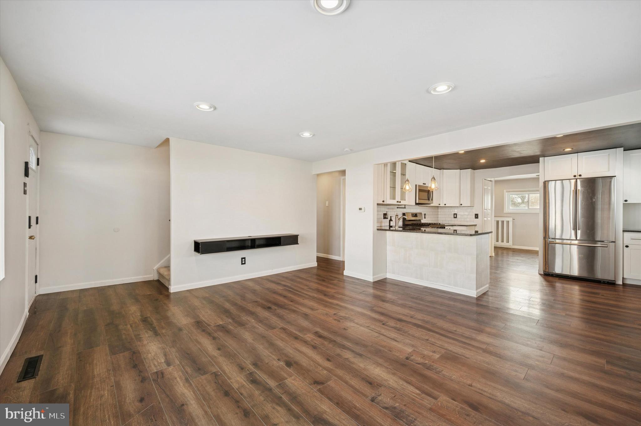 654 North Coles Avenue Maple Shade, NJ 08052 - Photo 11 of 41