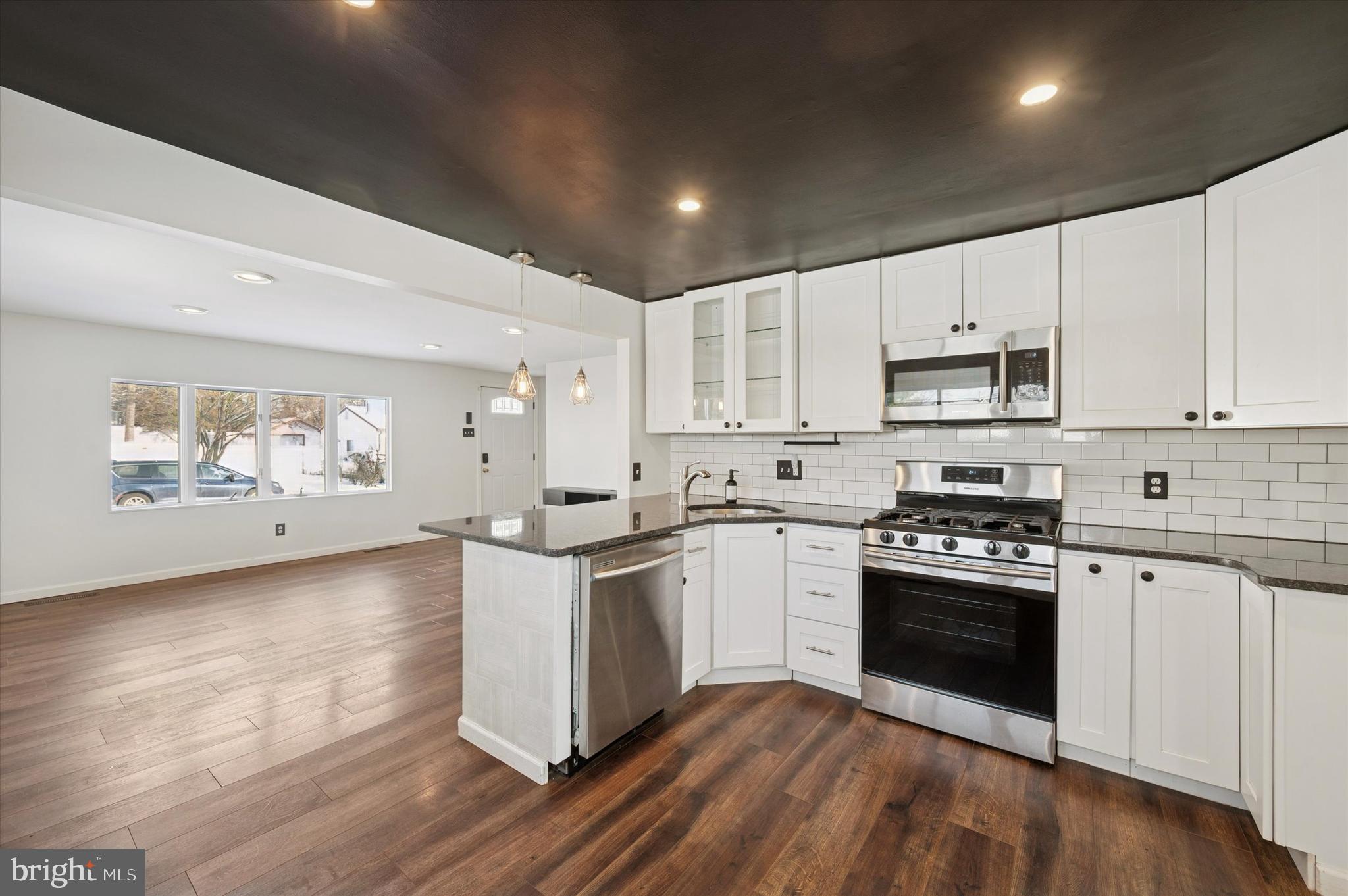 654 North Coles Avenue Maple Shade, NJ 08052 - Photo 15 of 41