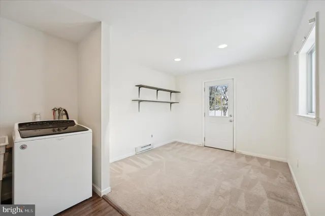 a view of utility room