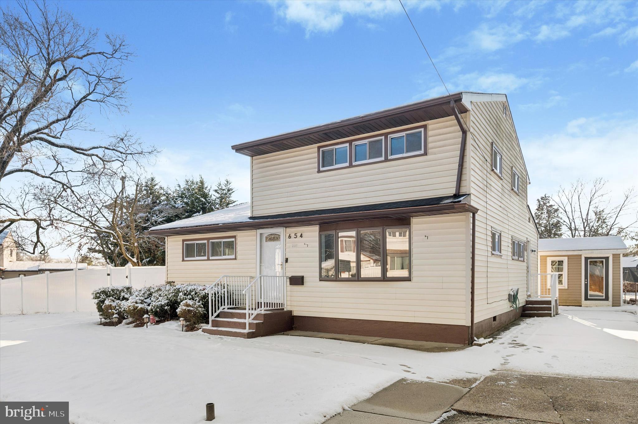 654 North Coles Avenue Maple Shade, NJ 08052 - Photo 2 of 41