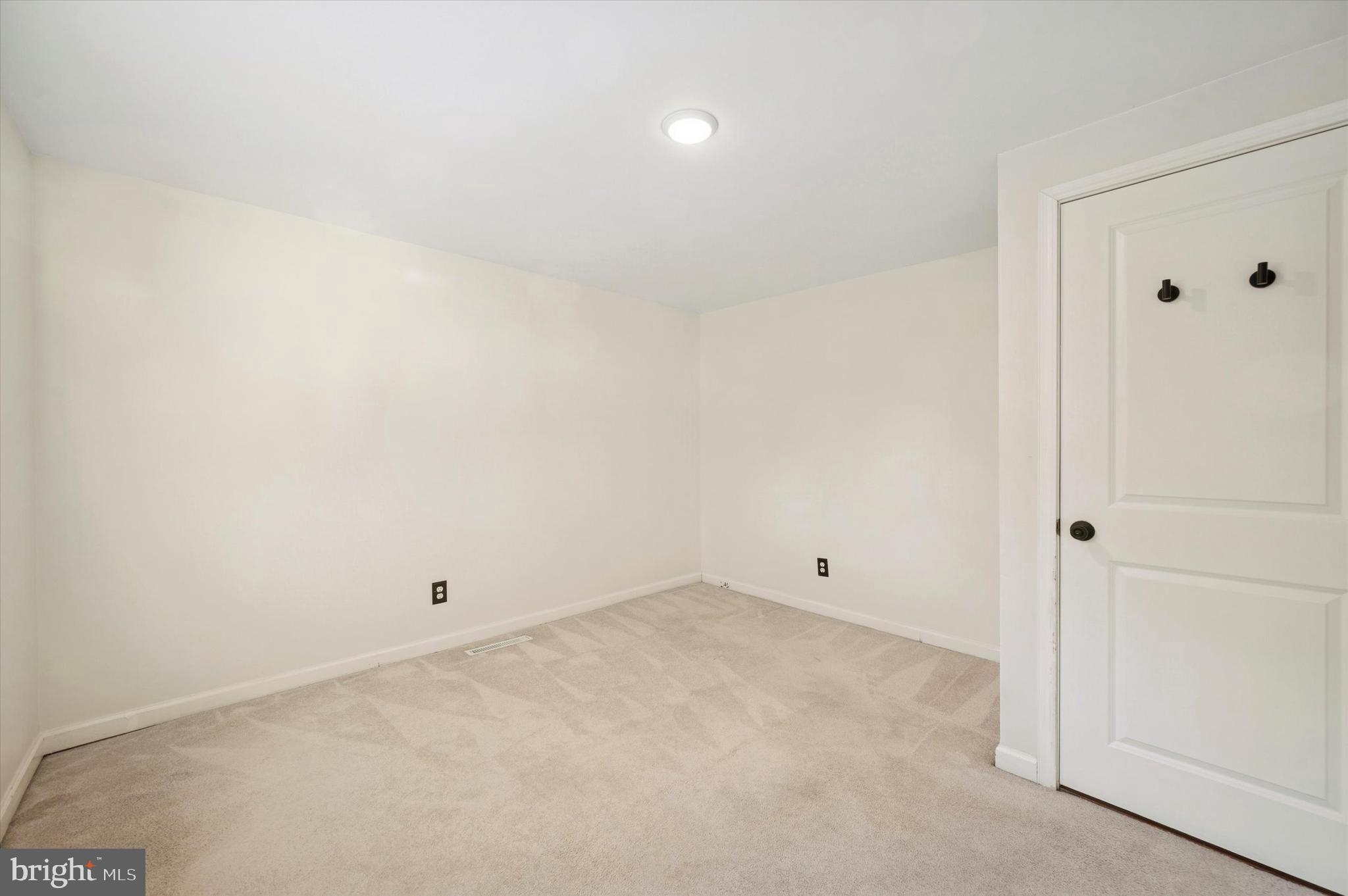 654 North Coles Avenue Maple Shade, NJ 08052 - Photo 25 of 41