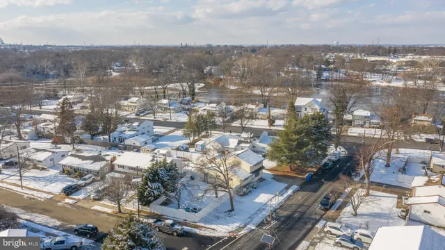 $400,000 | 654 North Coles Avenue, Maple Shade, NJ 08052